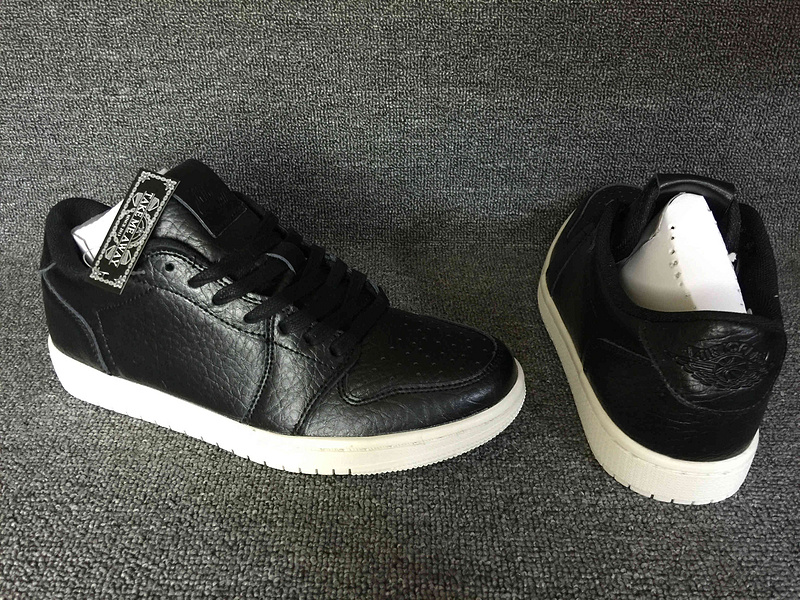 Classic Air Jordan 1 Low No Swoosh Black White Shoes